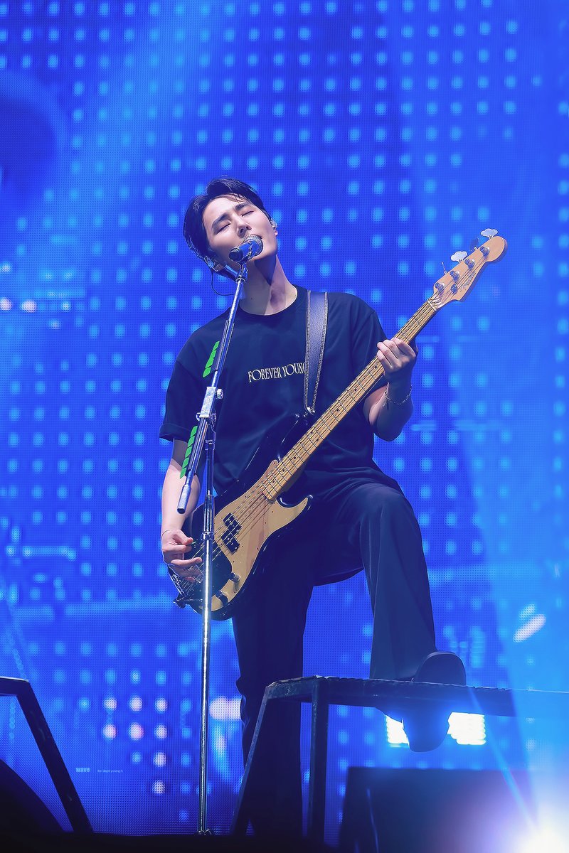 waveto_6's tweet photo. forever young #DAY6 #데이식스 #YOUNGK #영케이 https://t.co/sjdj5JiELq