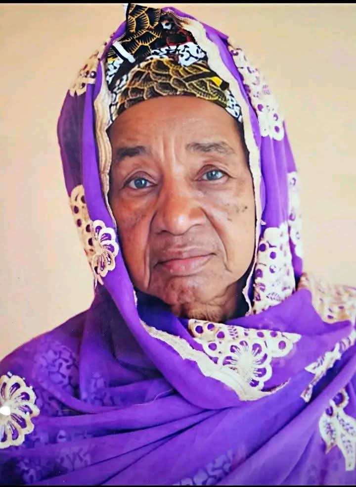 AkimBha3's tweet photo. #GUINÉE 🇬🇳
La Maman de #Tibou_Kamara et le Papa de de #Babila_Journaliste...

Les OTAGES de #Mamadi_Doumbouya et se Clan CNRD...

Pendant ce temps 

- Silence Radio des RELIGIEUX et des SAGES du Pays.

- Et une Justice qui fait le m()rt... https://t.co/sqcO7haHjP