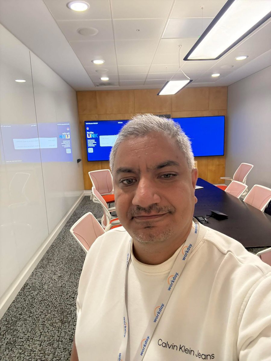 طيب انت كمحاسب وشغال في شركة ازاي تتحول و تبقى ERP consultant و تدخل المجال ده اللي هو مجال IT و حقولك خطوة بخطوة تعمل ايه. والكلام اللي حقوله ده ينطبق برضه على اللي شغال في الموارد البشرية او اللي شغال في المشتريات او المبيعات او حتى في المشاريع 👇

🔹 الخطوة الأولى:
بما إنك
