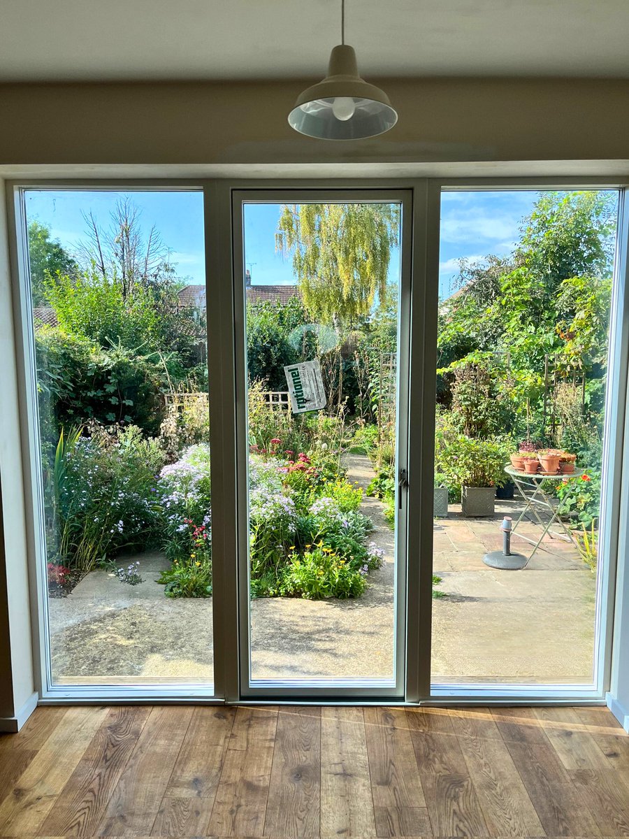 yordltd's tweet photo. 🔨 Design Drop Wednesday 🔨

This week’s #DesignDropWednesday highlights Rationel fixed windows.

Available in both timber and aluclad timber, Rationel fixed frames are a simple yet effective solution where maximising natural light and framing a view is a priority.

#fixedwindows https://t.co/JcZFenJYij