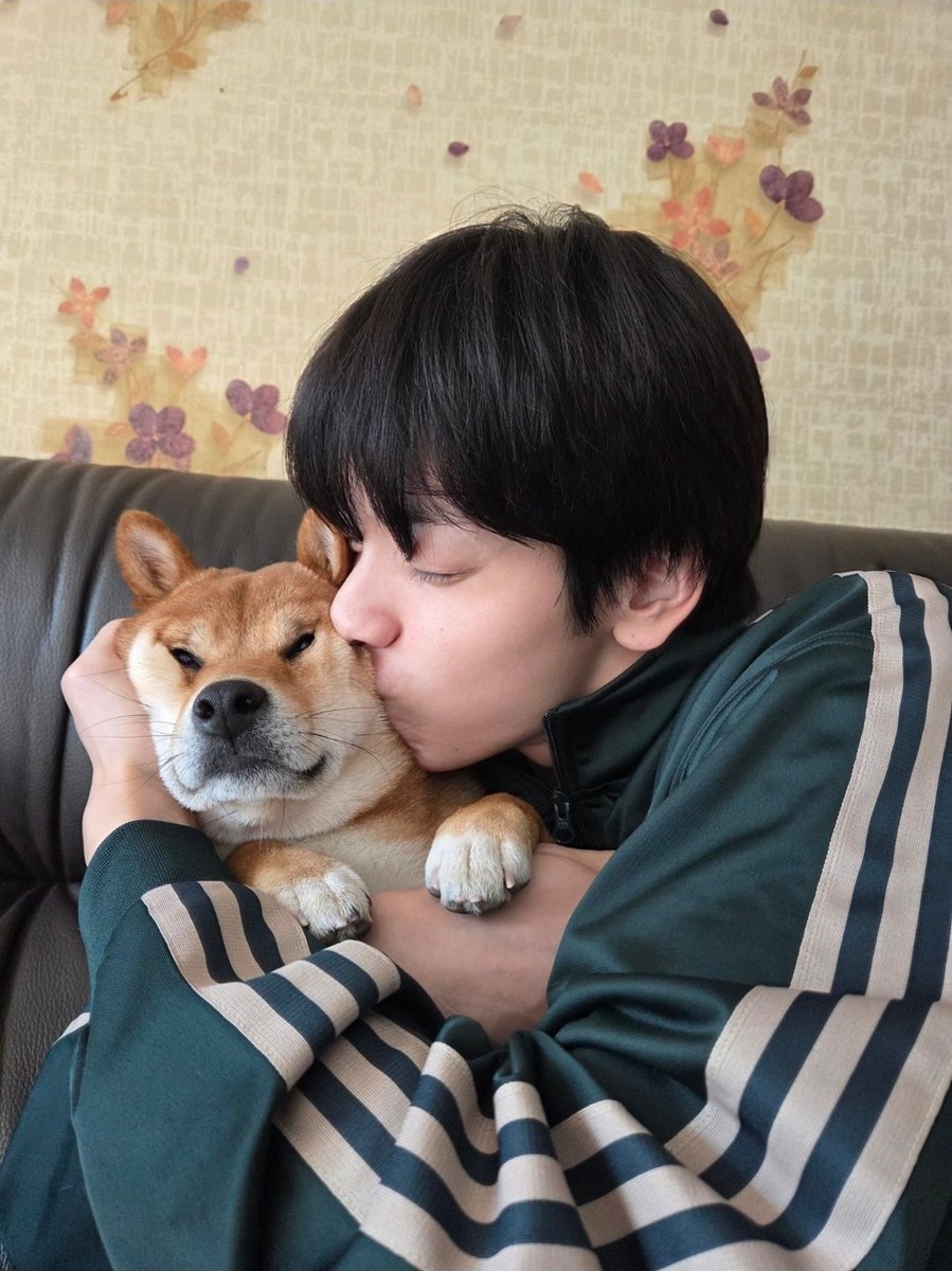 진짜 신기한게 가족분들이 찍으시는 수빈이는 한 8살~16살 정도로 보임 진짜 아이같이 나와 신기해 ..