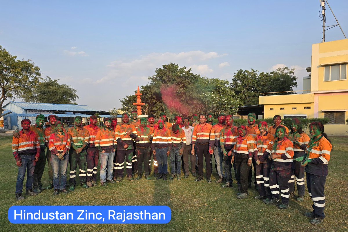 Vedanta_Group's tweet photo. (1/3)
Colours in the air, smiles everywhere.

Across our business units, the Vedanta family celebrated Holi with joy, togetherness and vibrant energy.

Wishing everyone a colourful and happy Holi.

#Holi2026 #PeoplePractices #TransformingForGood #DeshKiZarooratonKeLiye https://t.co/XCAXlji59K