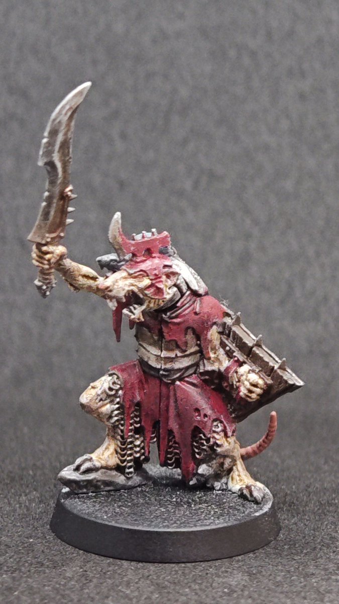 戦鎚馬男 tweet media