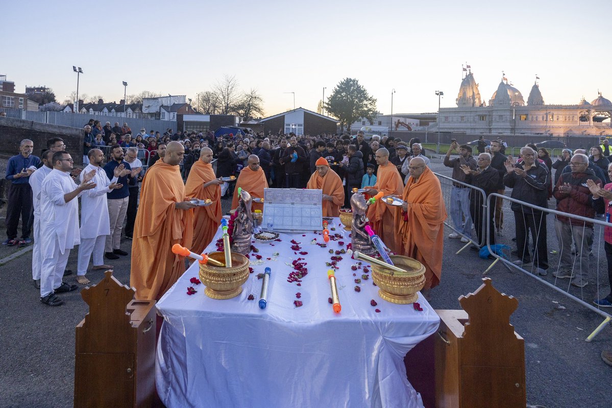 Neasden Temple tweet media