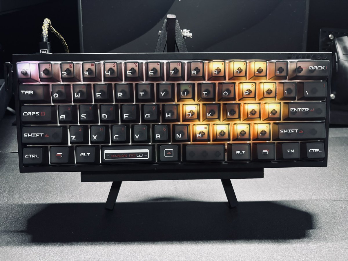 鵲いなば＠黒好き大学生のデスク＆デバイスメモ tweet media