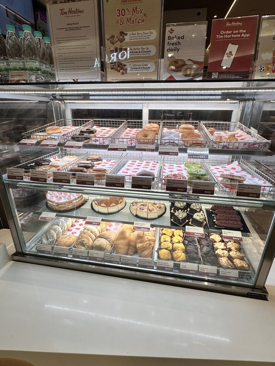 iftar today feels extra comforting with their grilled sandwiches, donuts and ice teas! 🍩🥪

Tim Horton’s
Ground Floor (old wing), AEON Mall Tebrau City

• had their Ramadan Feast (iftar bundle)
• pesto chicken &amp; maple chicken is so good!
• 2nd JB outlet after Paradigm Mall JB