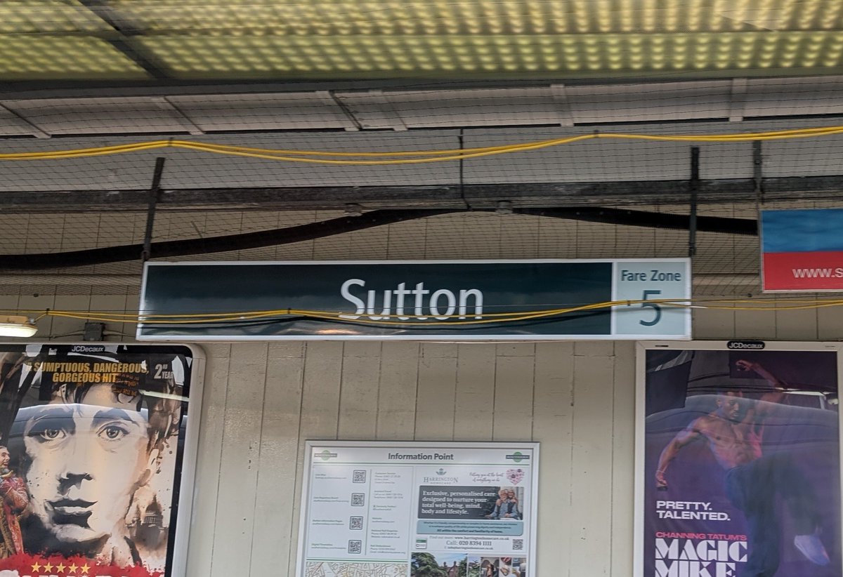 DownOnTheStour's tweet photo. Sutton Loop ✅

Finally ticked it off. Even risked a quick snap at Sutton with a delay…..and the train didn’t leave without me. That’s a win 😎

#DOTS #trainphotography #railwayphotography #class700 #thameslink #suttonloop https://t.co/g1dy3Xtk8H