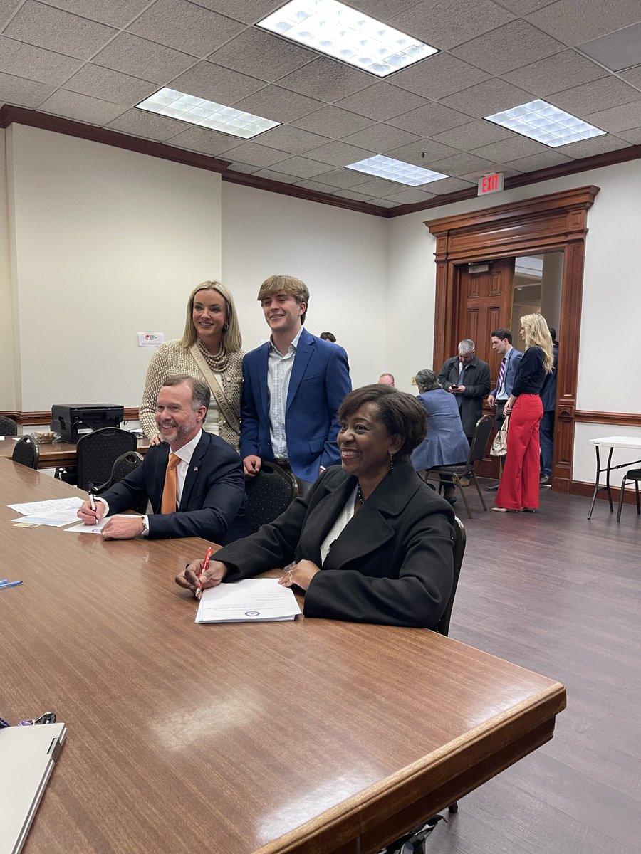 Dr. Jan-Election Advocate tweet media