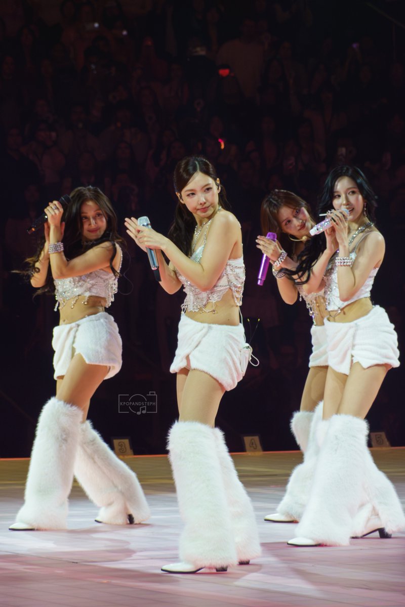 260227 TWICE THIS IS FOR in ATLANTA #NAYEON #나연 #ナヨン #MOMO