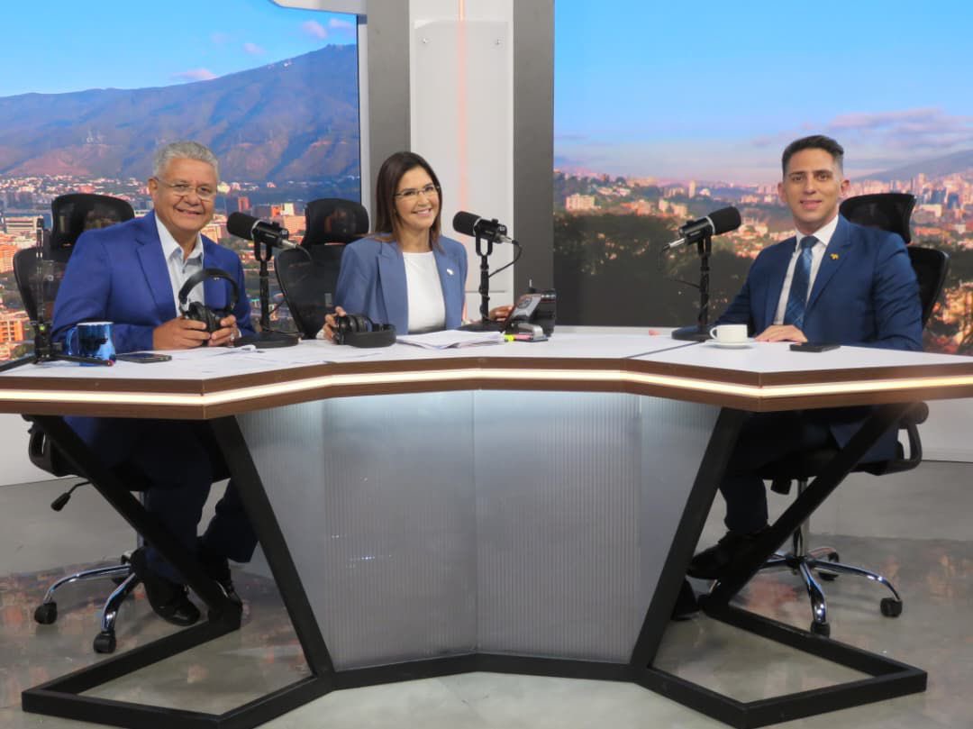 fedeindustria's tweet photo. El sector textil venezolano continúa mostrando señales de crecimiento, impulsado por nuevas inversiones y por el fortalecimiento de la producción nacional de materia prima. Así lo destacó Alejandro Chiavaroli, director nacional de Fedeindustria. https://t.co/9IDmCcJckP