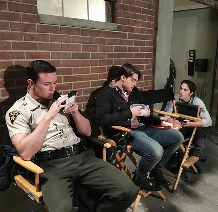 sorilovesthiam's tweet image. is not just a tv show for me okay it’s like a family and im part of it #teenwolf