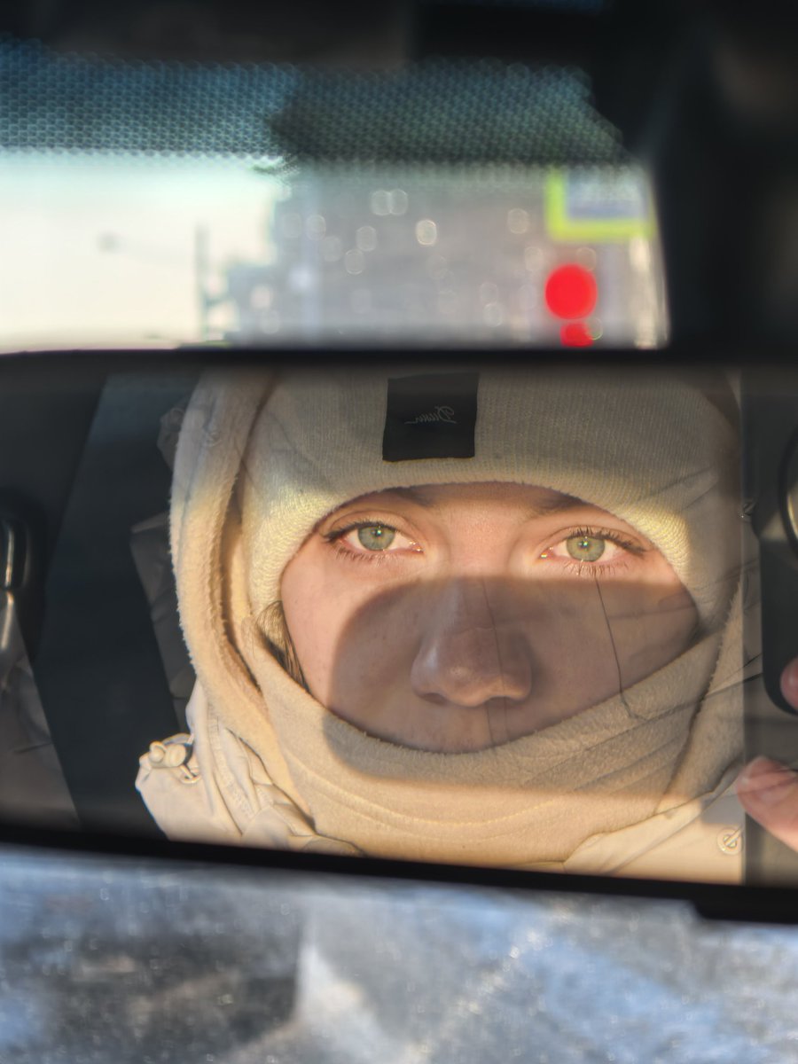 покажите вашу эстетику при условии, что фотографиям из вашей галереи не больше месяца

космический пончик и сломанные пальцы манекена определённо добавляют эстетики