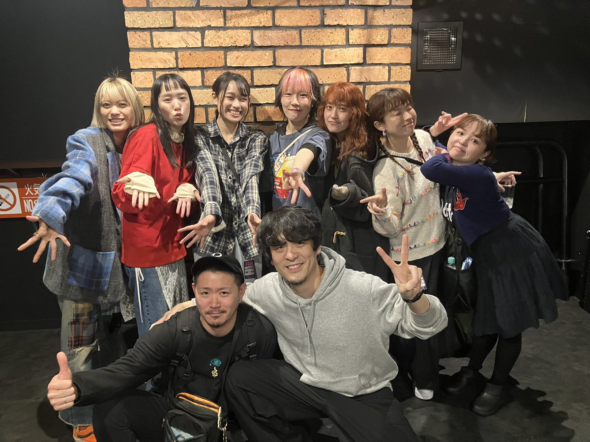 昨日は2人でひとつ楽しすぎて飲みすぎました！🎎
プラK、ロンドンさん、カオちゃんありがとう😊
ガールズイベントって久しぶりだったけど
全組すごくよかった！！！！