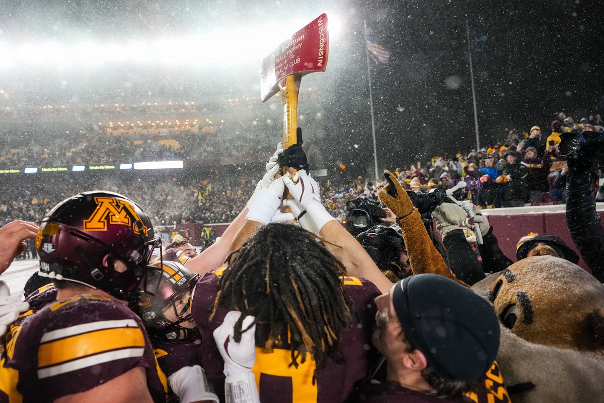 CoachDaPrato's tweet image. 𝐖𝐀𝐊𝐄 𝐔𝐏‼️

𝐁𝐄 𝐄𝐋𝐈𝐓𝐄‼️

#RTB 🚣 #SkiUMah 〽️ #GoGophers 🐿️