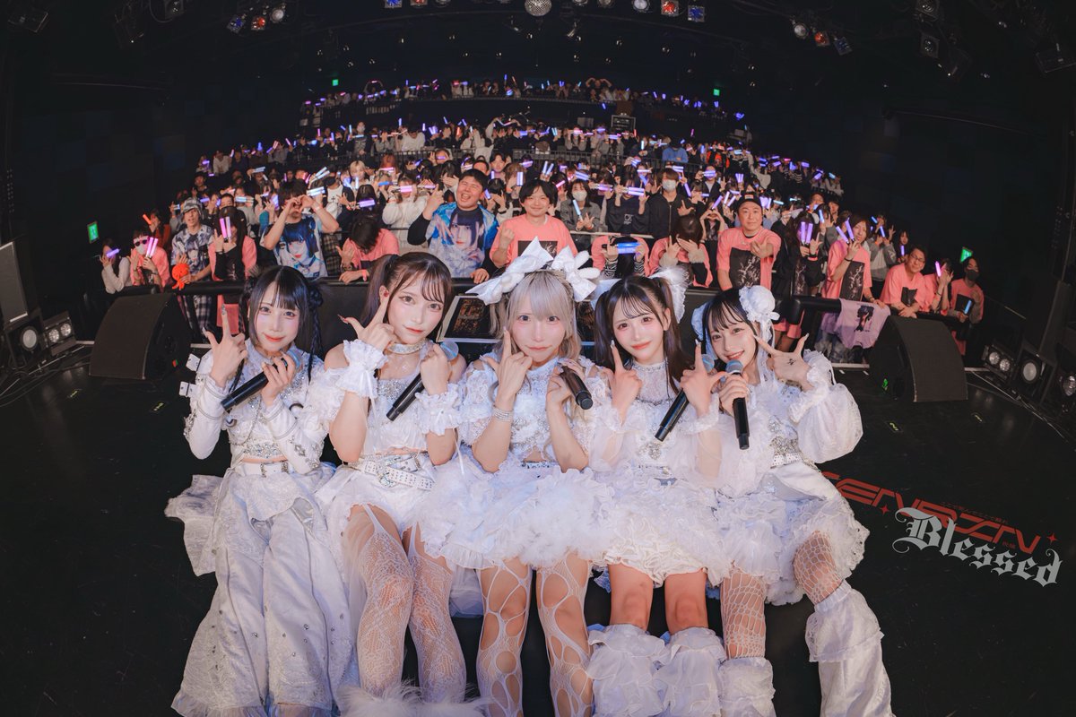 TENRIN_official's tweet photo. 【0304 東名阪ツアー 大阪】

ぶちアゲたこやきライブ🔥🐙 https://t.co/HuOdI6VBpW