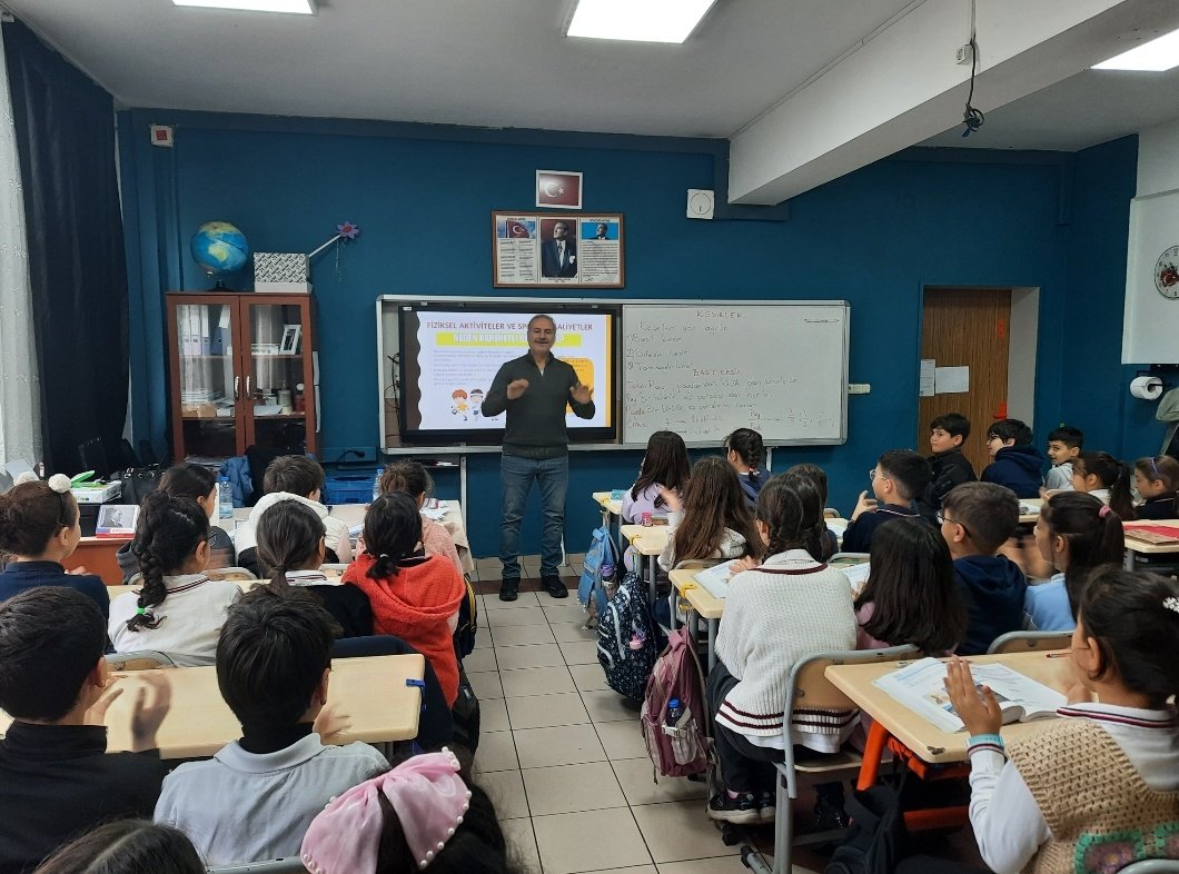 4 Mart Dünya Obezite Günü kapsamında bazı okullarda birimimiz tarafından "Sağlıklı Beslenme ve Fiziksel Aktivite" eğitimi verilmiştir. <a href="/meb_dhgm/">Destek Hizmetleri Genel Müdürlüğü</a> <a href="/ozkan_meb/">Özkan AVCI</a> <a href="/emrullahaydin25/">Emrullah Aydın</a> <a href="/GlcanKILIN3/">Gülcan KILINÇ</a> <a href="/memkocaeli/">Kocaeli Millî Eğitim Müdürlüğü</a> <a href="/hayatiozturk41/">Hayati Öztürk</a>