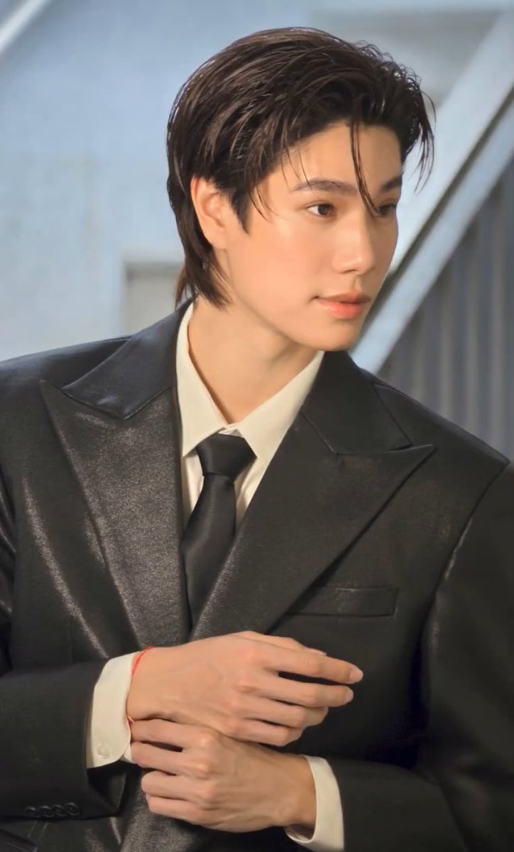 so handsome #GalaxyxPhuwin