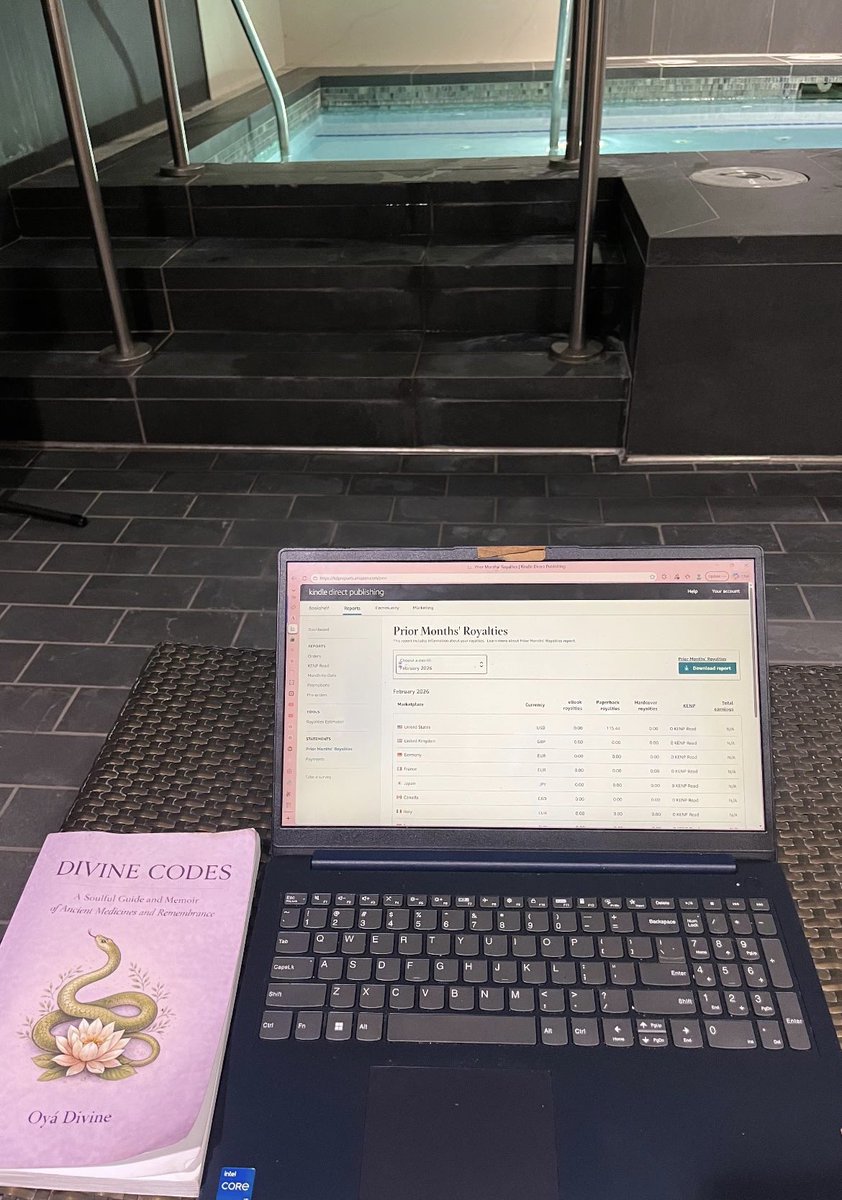 777_oya's tweet photo. When your heart is heavy, but you remember your gym has a hot tub, sauna, and private workout rooms you always have access to. A Godis is deserving of a luxurious, easeful life. https://t.co/bvKMWuTg8a