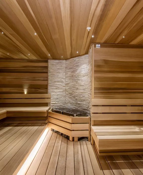 777_oya's tweet photo. When your heart is heavy, but you remember your gym has a hot tub, sauna, and private workout rooms you always have access to. A Godis is deserving of a luxurious, easeful life. https://t.co/bvKMWuTg8a