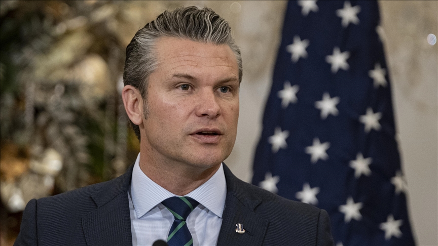 medya3tr's tweet photo. 🚨#SONDAKİKA

ABD Savunma Bakanı Pete Hegseth:

“İran’ın üst düzey liderleri öldü. Yerlerine gelenler de öldü. 

Üst düzey generaller artık sürdürülebilir bir saldırıyı koordine edemiyor.” https://t.co/VhM68mxSsL