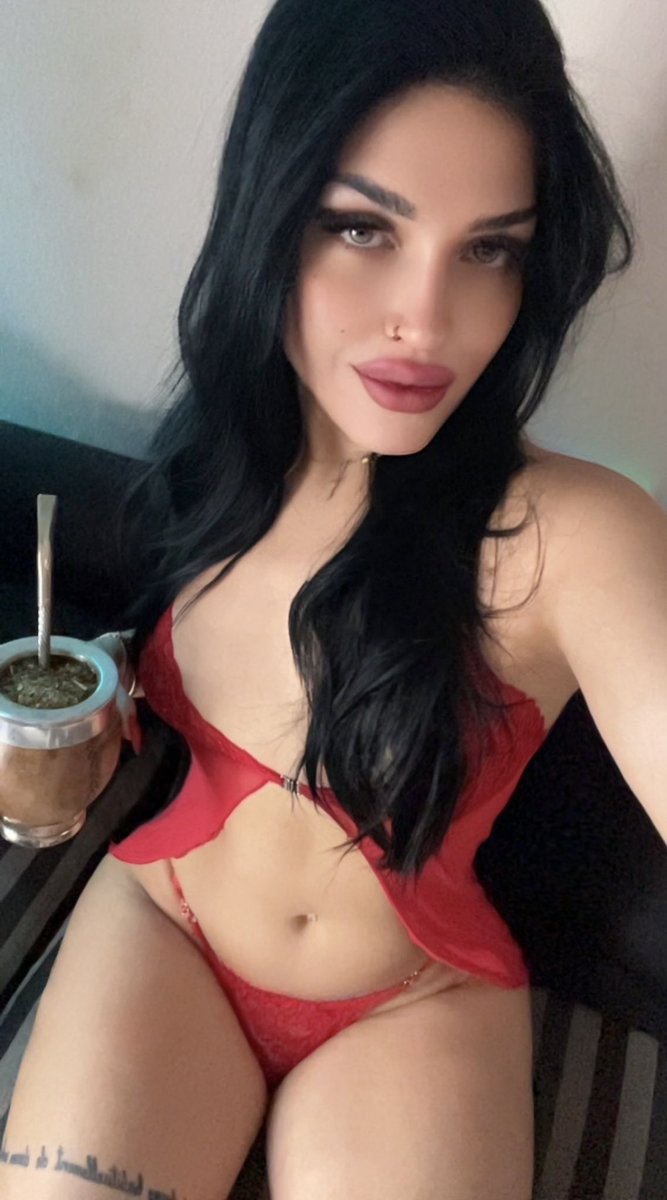 nicolefreyedok's tweet photo. Te invito unos mates ? 🇦🇷

Shall I buy you some mates? 🇦🇷 https://t.co/O4FABVxqrz