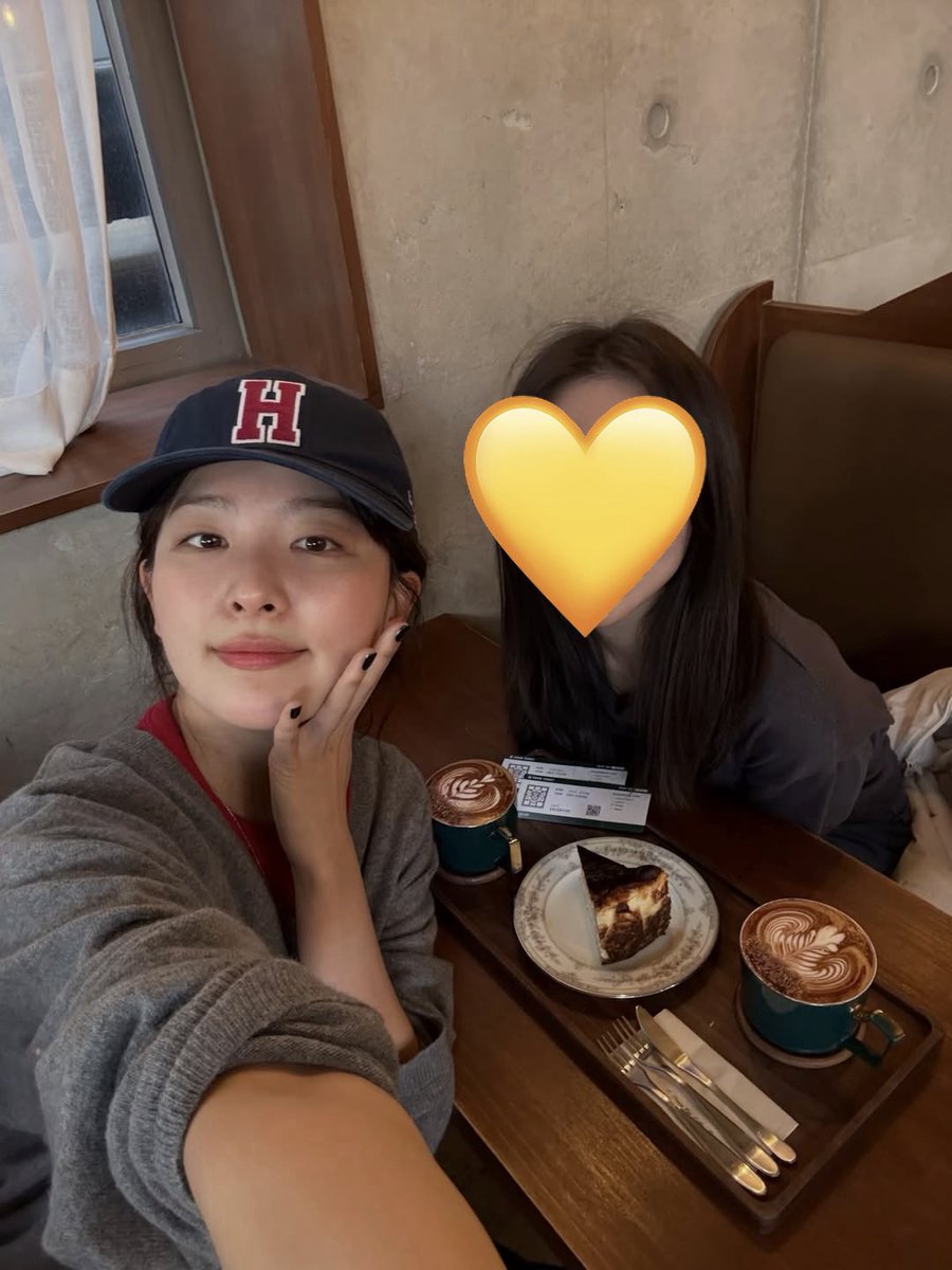 A Malaysian ex- SM trainee met with Seulgi recently

#SEULGI #슬기