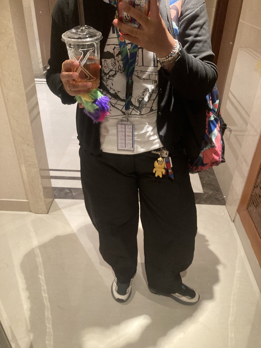 🧍‍♀️ tweet media