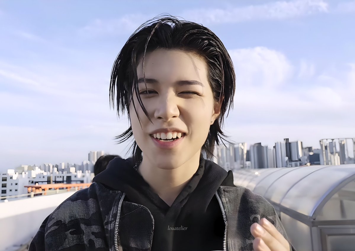 louatelier's tweet image. debut ep photoshoot behind
#LOUIS #루이 #LNGSHOT #롱샷