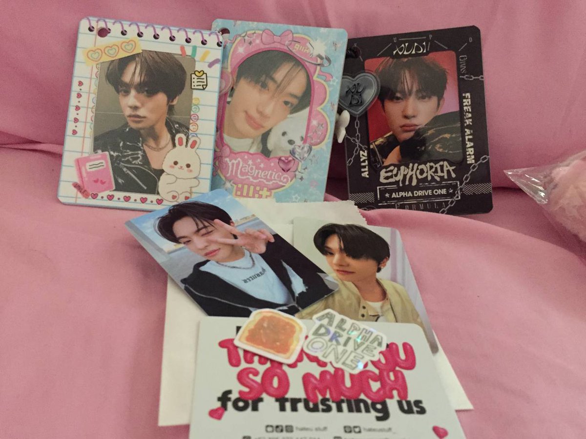 alea ン tweet media