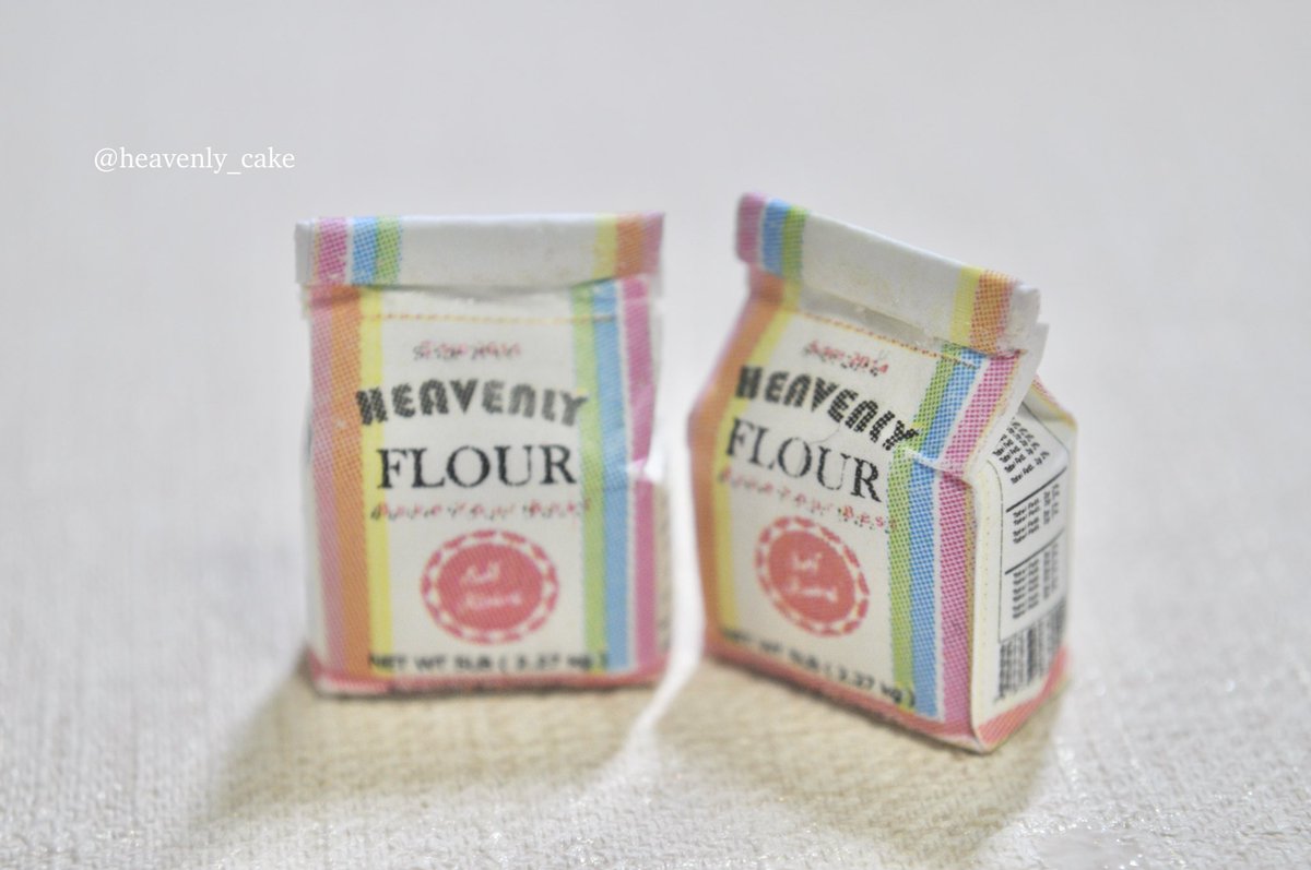 Heavenly flour、小麦粉完成しました🌾
ところどころ歪んでるのはもう使ってる感じを表現しました！
メイキングシーンに入れる予定です😃　

#ミニチュア
#ミニチュアフード