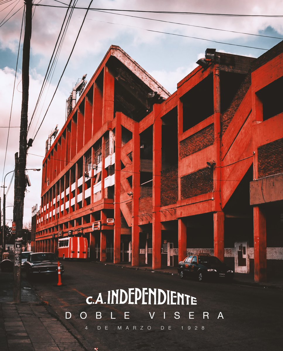 El lugar en el que se forjaron las grandes hazañas de nuestra historia. Donde desfilaron los mejores del mundo.

El 4 de marzo de 1928 se inauguraba la Doble Visera de cemento. La casa de todos nosotros.

#TodoRojo 🔴