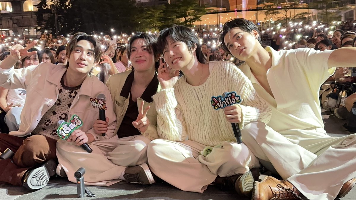 เพิ่งมาสังเกตว่าน้ำปิงก็ยังคงคอยรองเข่าให้พี่เก่งเสมอเลยนี่นา🥺 ทำไมชั้นจะไม่รักไม่เอ็นดูเด็กสองคนนี้ ในเมื่อมันรักกันมากๆขนาดนั้น
#KengNamping #เก่งน้ำปิง