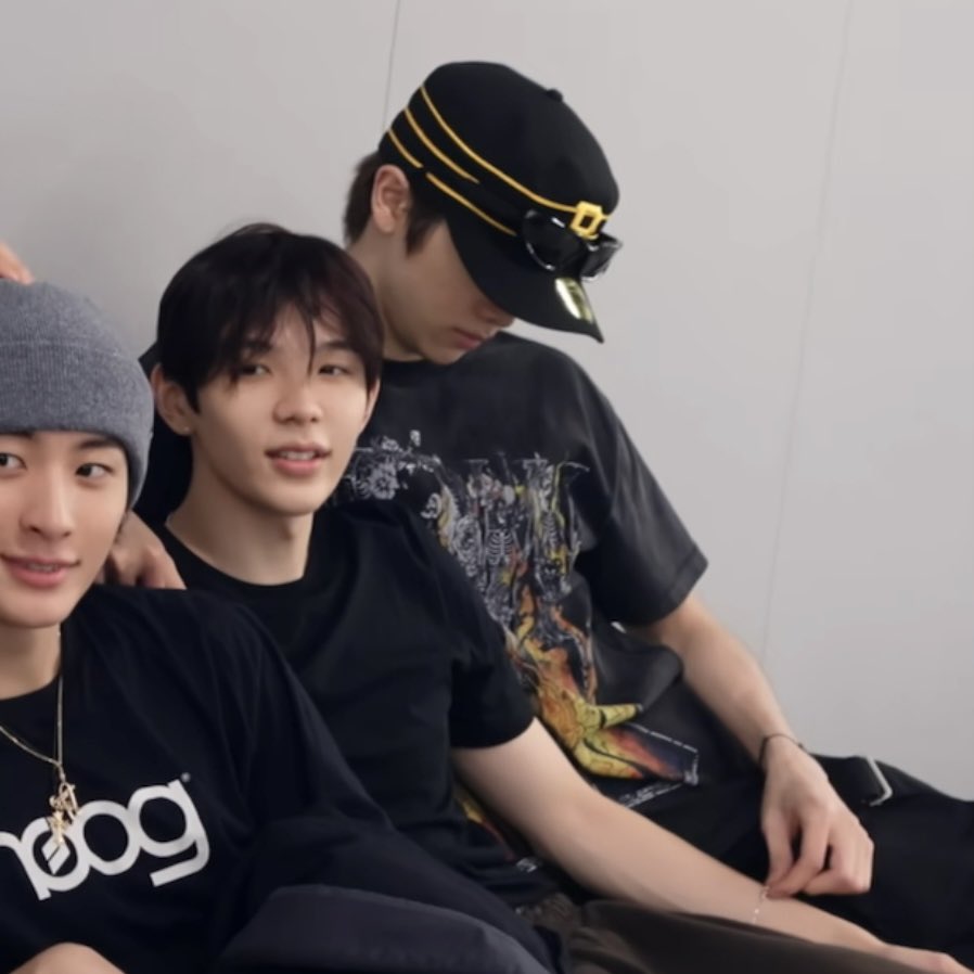 🗂️ (@sungshobot) on Twitter photo 