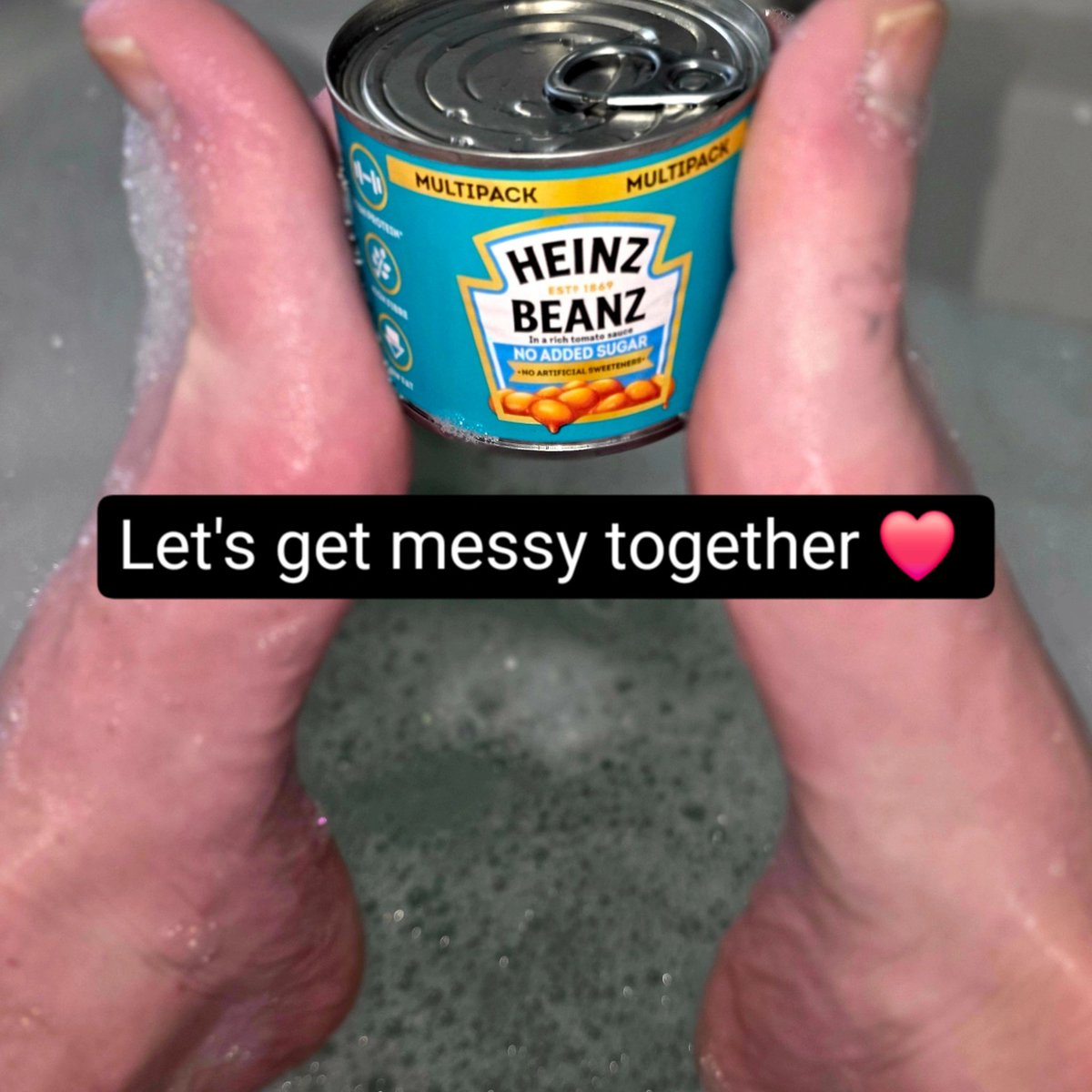 DomMasterfeet's tweet photo. #messyplay #messyfeet #dirtyplay #footfetish #armyfeet #bakedbeanz #heinz  #playwithme 
#watchmeplay https://t.co/4KoTJLiNrv