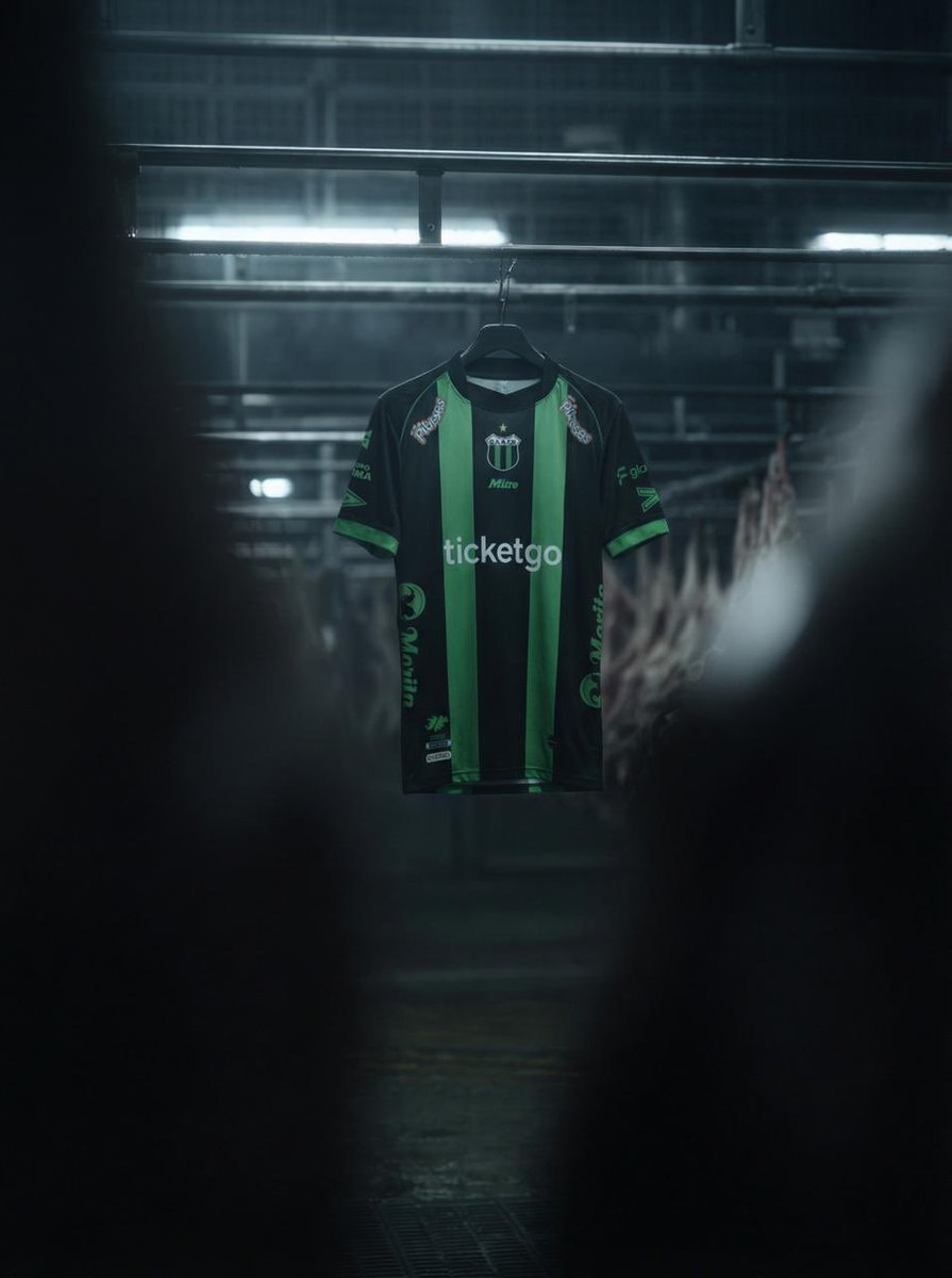 NuevaChicago's tweet photo. PREVENTA CAMISETA OFICIAL 2026 

🗣️Ya podés comprar la nueva camiseta oficial.

🛍 PREVENTA EXCLUSIVA en sucursal polideportivo.

⛔️ Stock limitado de 300 camisetas.
💲 $70.000.

Nueva piel de 🐂💚🖤 https://t.co/NYSvMChCtg