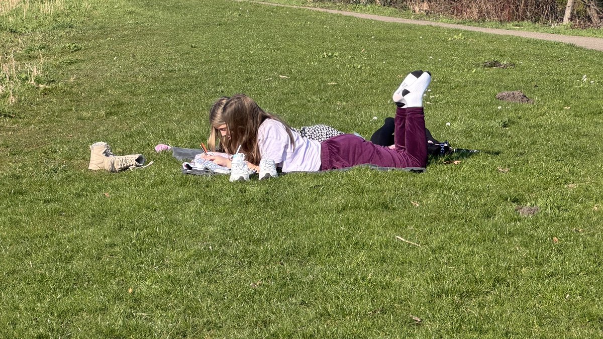 JolandaBakkker's tweet photo. @BuienRadarNL @MeteoVoorne @weermanrobert @Weerplaza @weerverteller @Weerplaza @marjondehond @WilliamHuizinga @janvissersweer opnieuw een fraaie lentedag #chillmodus https://t.co/DlnKcbDoNK