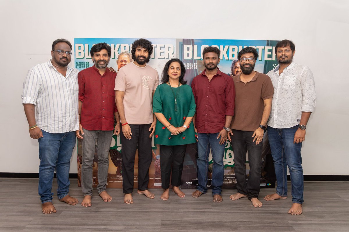 vimalraj9524's tweet photo. Happy moments with our #ThaaiKizhavi family as the celebrations continue 💥

#BlockbusterThaaiKizhavi #MorattuVasool https://t.co/dIfc4yR59b