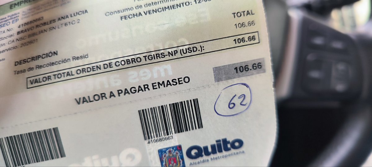 ¡Esto es demencial <a href="/aguadequito/">Epmaps - Agua de Quito</a>!
Consumo 25m³, cuyo valor es $19.69, pero mi tasa de recolección es de $106.66, ¿Qué clase de abuso es este?

¡<a href="/Danielsalcan_/">Daniel Salcan</a> <a href="/jpjaramillo25/">Juan Pablo Jaramillo Ramón</a> <a href="/WilsonMerinoR/">Wilson Merino Rivadeneira</a> por favor su ayuda!