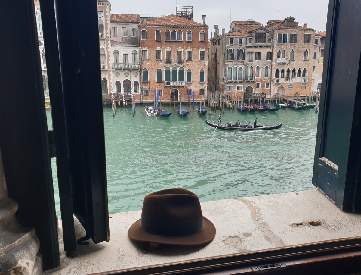 Arturo Pérez-Reverte tweet media