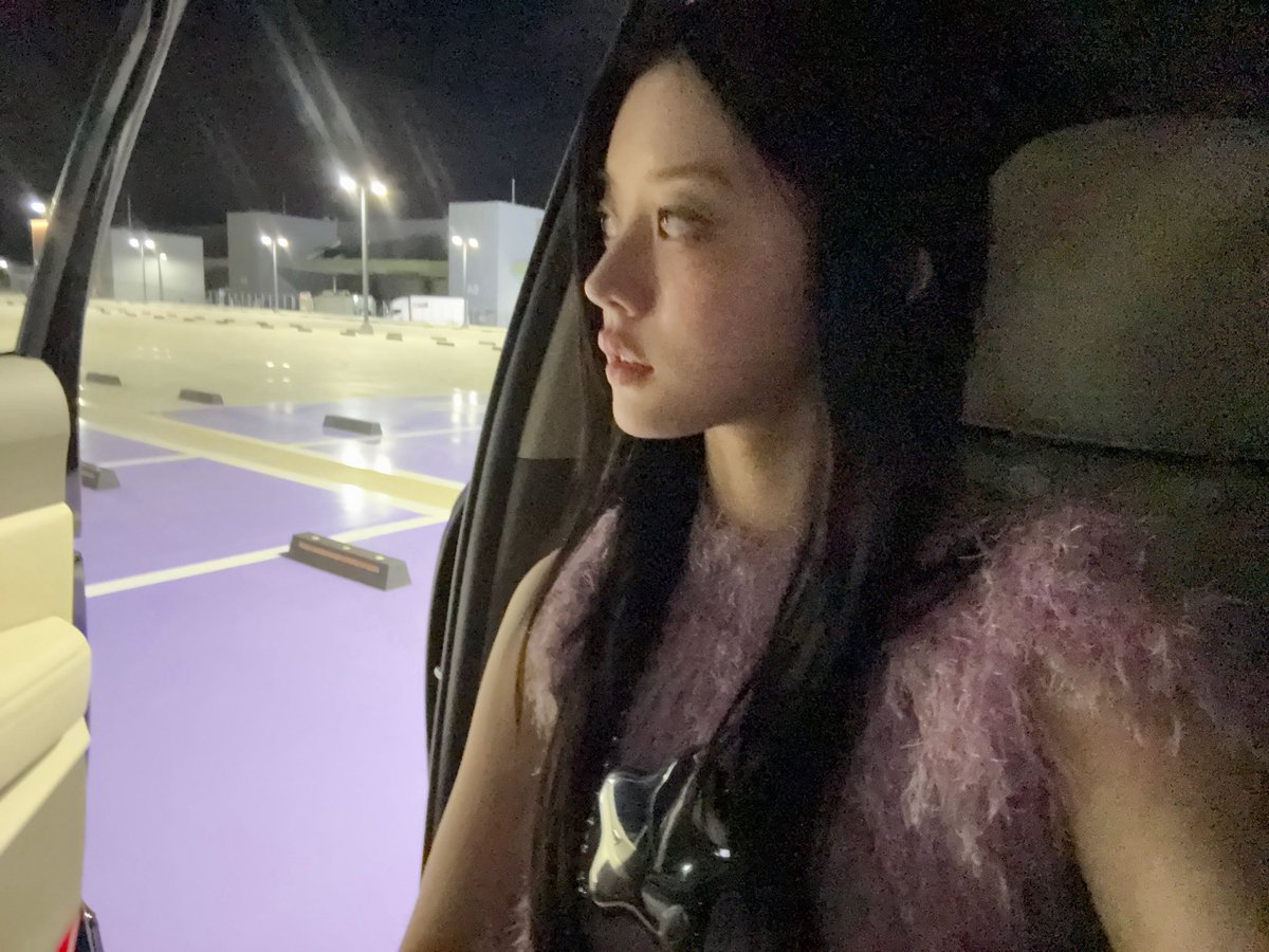 𑁍ࠬܓ tweet media