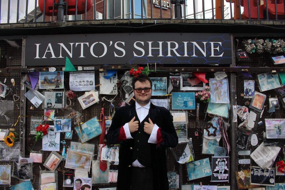 Doctor Who Positivity (Tom #IStandWithDavidTennant tweet media