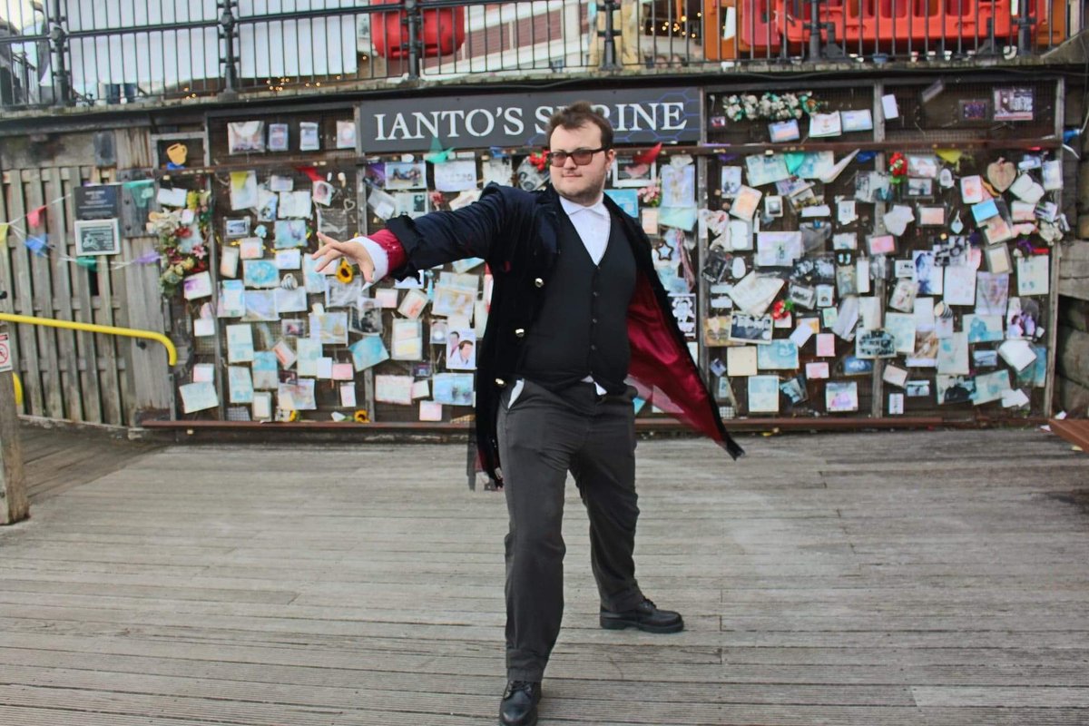 Doctor Who Positivity (Tom #IStandWithDavidTennant tweet media