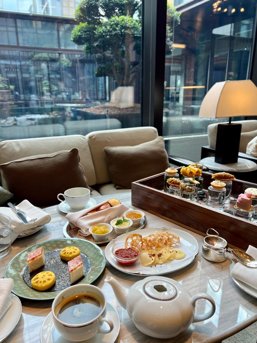 melli1_'s tweet photo. Afternoon delight A feast for the eyes and the tummy ☕️ https://t.co/ynuJeBm72e
