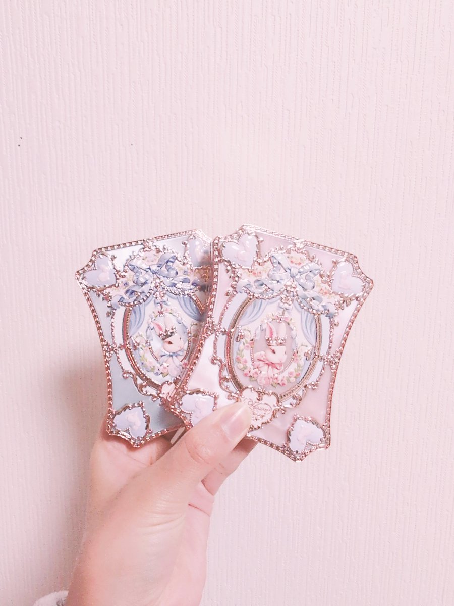 Flower knowsのコスメの好きなところは外箱まで可愛いところです𑊢 ⸜❤︎⸝‍
使用感は言わずもがな良い💮