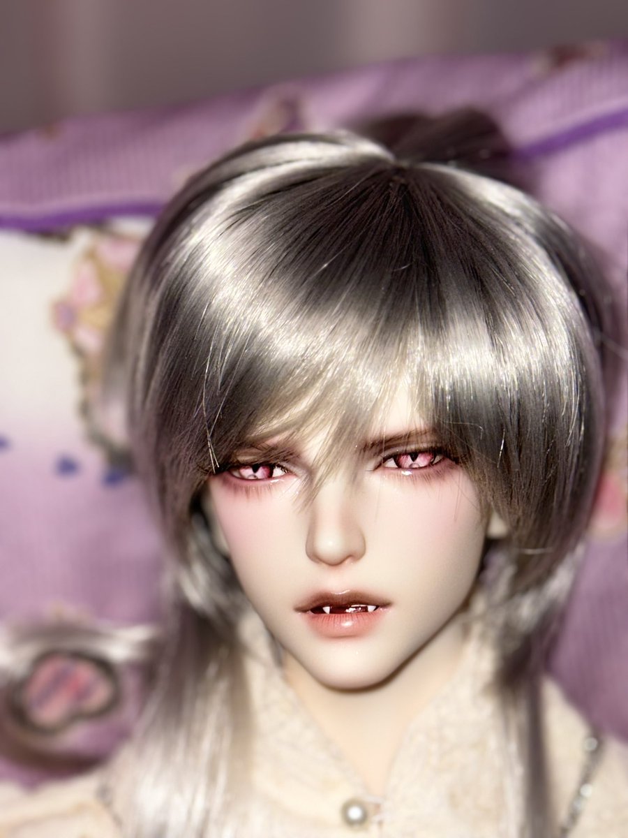 mikotoron's tweet photo. 赤目にしたらヴァンパイア味が増しました🥰
敏弥はヴァンピエール君なので違和感なしですｗ
#うちの子可愛い
#Telesthesia Doll https://t.co/TlfUK3c8uH