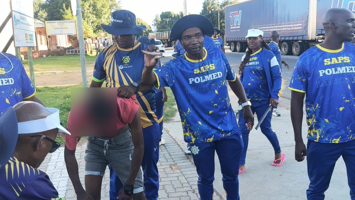 SAPoliceService's tweet image. #sapsEC Limpopo SAPS Marathon Team members' bravery, quick thinking, and dedication to #ServeAndProtect, resulted in the swift arrest of a #GBV suspect. These members' bravery in confronting an armed suspect, prevented further harm to a 30yr-old woman and her baby.

On Monday
