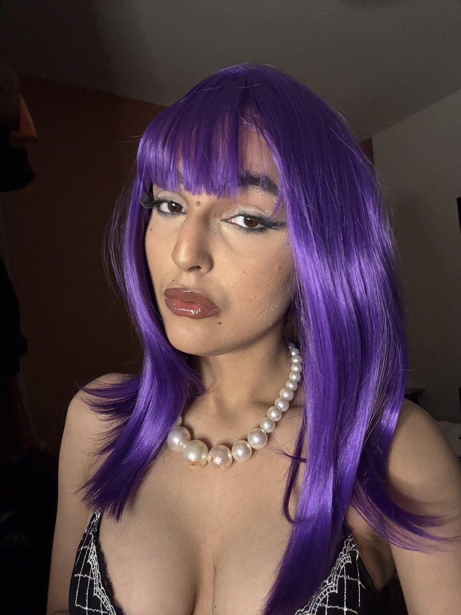 reine cam tweet media