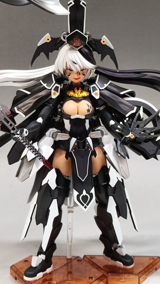 GEKI45522895's tweet photo. ダーク・イルシャナク

いたずら好きのわがまま小悪魔シスター
イルシャナの闇分身
白髪ロング（グラデで闇のオーラ）、黒白アーマー、胸のマークは呪いの刻印。変幻自在な蛇腹剣で威圧感MAX！！元の小悪魔のわがままダーク化

#第3回30MS選抜オーディション https://t.co/xEJxWflcNK