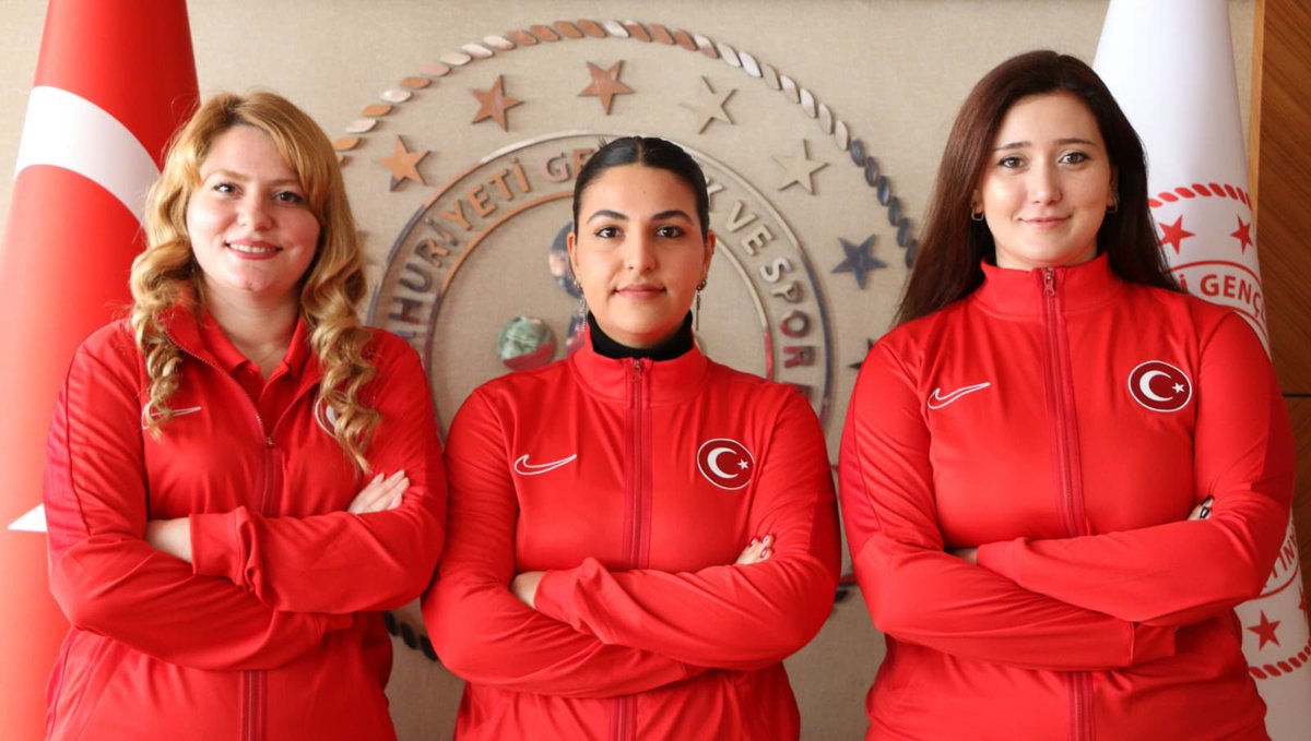 🥉Kadın takımımızdan bronz madalya!

💫Ermenistan’da düzenlenen Havalı Silahlar Avrupa Şampiyonası'nda, Şevval İlayda Tarhan, Şimal Yılmaz ve Esra Bozabalı'ndan oluşan Kadın 10m Havalı Tabanca Trio Takımımız, Hırvatistan'ı 16-8 yenerek bronz madalya kazandı.🇹🇷👏🏻