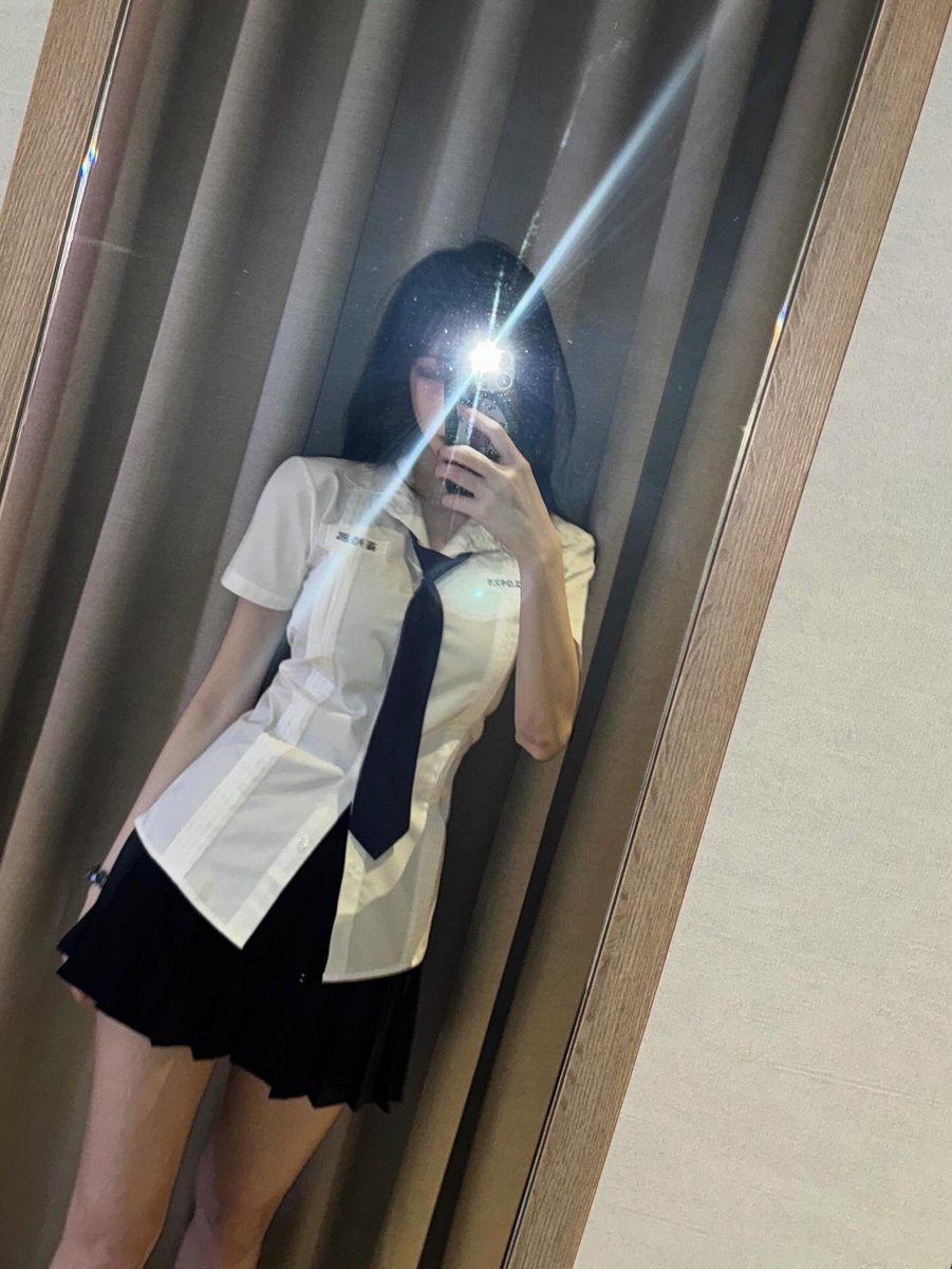 뷰 😈 tweet media